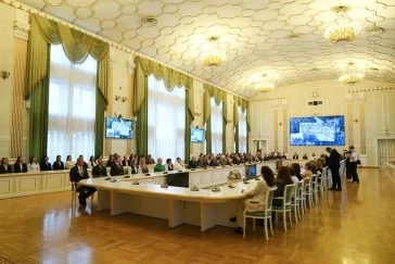 Фото: Илья Середюк вручил областные и федеральные награды лучшим педагогам Кузбасса 1