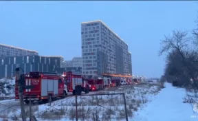 В Тюмени в многоквартирном доме загорелись электрощитовые в двух подъездах, спасли 22 человека