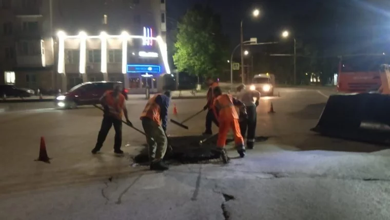 Фото: В Кемерове на площади Пушкина и улице 50 лет Октября обновили асфальт 4