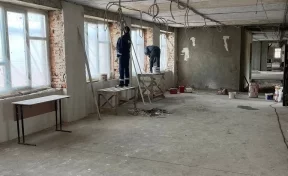 «Готовы дверные проёмы и полы»: Дмитрий Анисимов рассказал о ходе работ по капремонту бывшей школы №5 в Кемерове