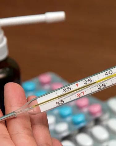 Опрос: за год более 40% кемеровчан выходили на работу больными