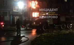 В МЧС прокомментировали пожар в книжном магазине в Кемерове