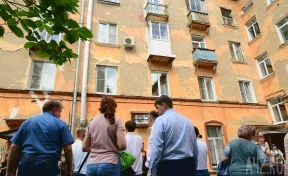 В мэрии Кемерова рассказали о ремонте треснувшего в центре города дома
