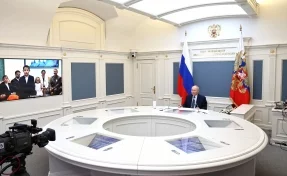 Владимир Путин пообщался с многодетной семьёй из Кузбасса и похвалил родителей