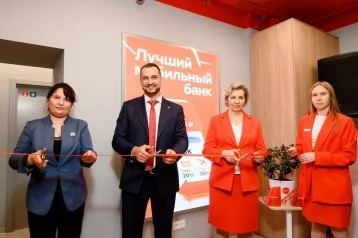 Фото: Не такой, как все: в Белове открылся первый Phygital офис Альфа-Банка 1