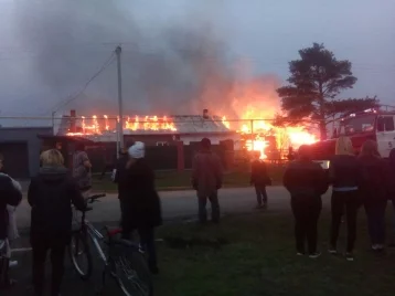 Фото: В посёлке Металлплощадка сгорели два жилых дома 1