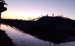 «ЧП произошло ночью»: в Сибири обрушился автомобильный железобетонный мост