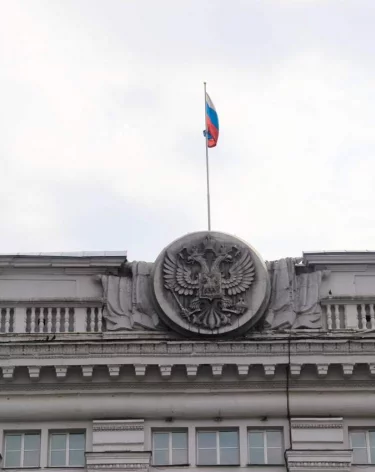 Илья Середюк: в Кузбассе в 2026 году зарплаты чиновников сократят ещё на 10%