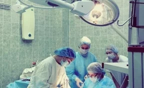 В Кемерове врачи провели сложную операцию женщине, которая не могла забеременеть