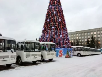 Фото: Кузбасским ПАТП подарили 43 новых автобуса ПАЗ 1