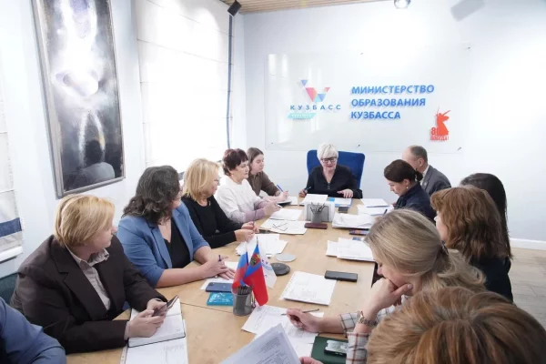 В Кузбассе снизили бюрократическую нагрузку на учителей