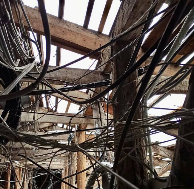 Сильный ветер повредил кровли и лоджии 11 домов в четырёх городах Кузбасса