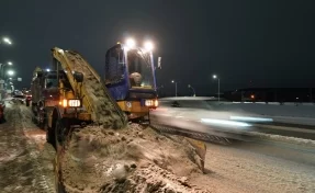С начала зимы дорожники вывезли более 2,3 млн кубометров снега с дорог Кузбасса