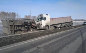На трассе Новосибирск — Ленинск-Кузнецкий разбились три грузовика