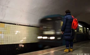 Пенсионерку, толкнувшую девочку в московском метро, штрафовали за дискредитацию ВС