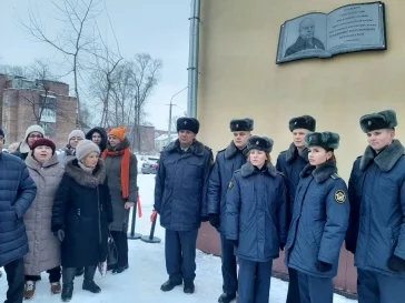 Фото: В Новокузнецке открыли мемориальную доску писателю Владимиру Неунывахину 3