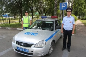 Фото: В Кемерове у женщины начались роды в машине: на помощь пришёл экипаж ГИБДД 1