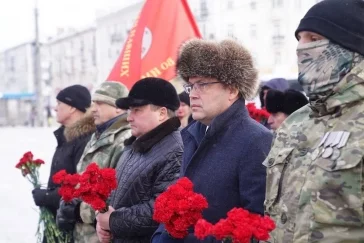 Фото: Митинг-концерт по случаю присвоения почётного звания кузбасскому городу посетили более 5 тысяч человек 2