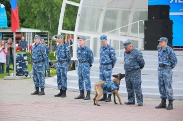 Фото: У губернатора Кузбасса на показательных выступлениях «украли» телефон  2
