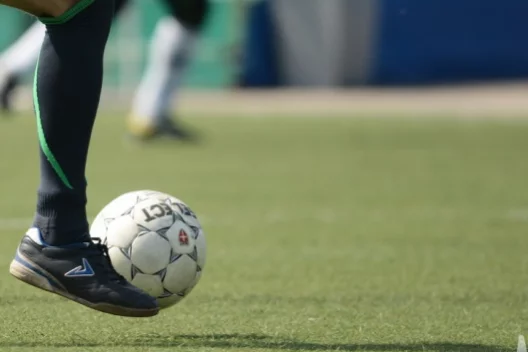 У 19-летнего вратаря во время футбольного матча остановилось сердце, он умер