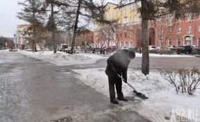В Кузбассе усилили уборку трасс и борьбу с гололёдом из-за потепления