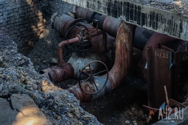 В Кемерове на Южном начали ремонтировать теплосеть: перекрыт проезд