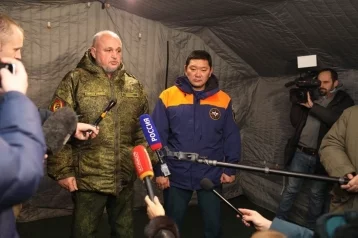 Фото: «Вы наш герой»: губернатор Кузбасса созвонился с выжившим при ЧП на шахте «Листвяжная» спасателем  1
