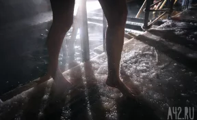 «Смертельная игра»: кузбасский врач рассказал, чем опасны купания в проруби в мороз