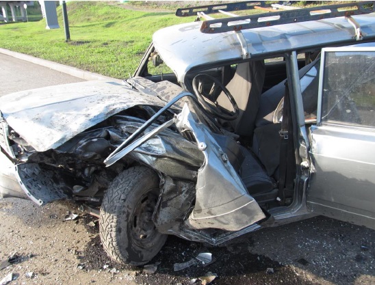 В Кузбассе женщина под психотропным веществом села за руль и столкнулась со встречным автомобилем: один человек погиб