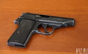 В Сургуте мужчина нашёл пистолет на улице и прострелил себе бедро