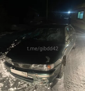Фото: Пьяный водитель сбил двух девушек на дороге в Кузбассе 1