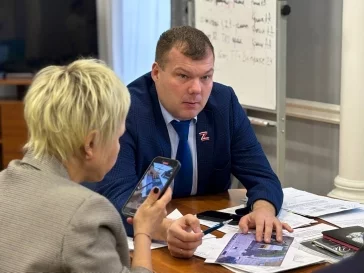 Фото: Власти Новокузнецка решают проблему с парковкой возле кинотеатра «Сибирь» 3