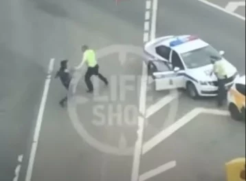 Фото: Опубликовано видео с моментом обстрела полицейских в Москве 1