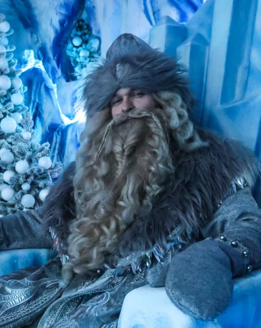 Где встретить Деда Мороза в Кузбассе в 2026 году: резиденции, ёлки, цены и адреса