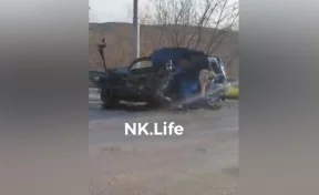 Последствия серьёзного ДТП с автокраном в Новокузнецке попали на видео