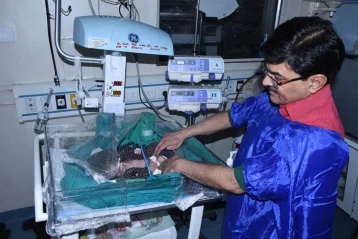 Фото: В Индии нашли заживо похоронённого младенца в глиняном горшке 1