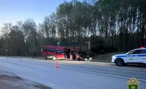 Под Калугой в ДТП с микроавтобусом и грузовиком пострадали 11 человек, ещё один погиб