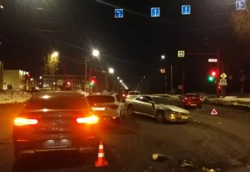 Фото: Пьяный водитель устроил массовое ДТП в Кемерове: пострадал один человек 1