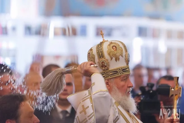 Патриарх Кирилл обратился к россиянам с призывом не молиться о высокой зарплате