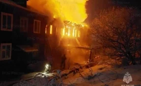 В Иркутской области после ночного пожара более 60 человек остались без жилья