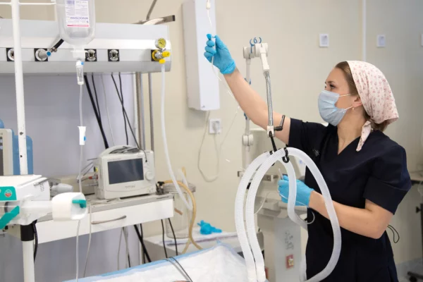 «Сложнейшая задача»: в Кузбассе врачи спасли пациента в критическом состоянии 