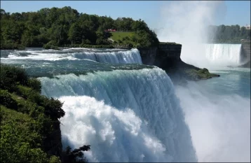 Фото: В Сети опубликовали видео протухшего Ниагарского водопада 1