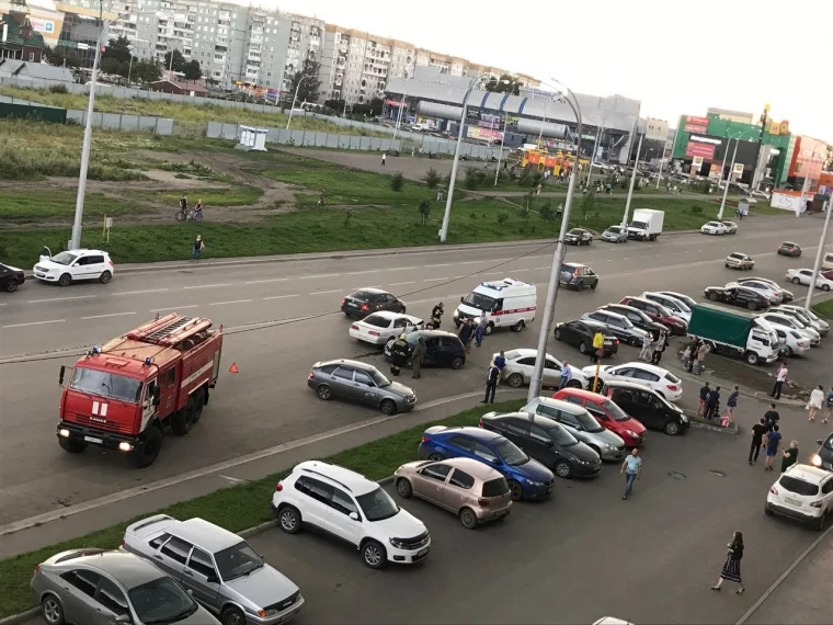 Фото: Появились подробности массового ДТП на Кузбасском проспекте в Кемерове 2