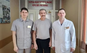 Кузбасские медики первыми за Уралом провели редкую операцию пациенту с раком мочевого пузыря