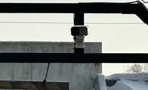 В ГИБДД Кузбасса назвали дорожные камеры, которые видят телефон в руках водителя