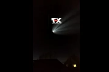Фото: «НЛО или комета?»: кемеровчане сняли на видео светящийся объект 1