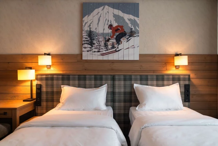 Фото: Горы, «пухляк» и отдых вне склонов: зачем ехать в Шерегеш зимой и летом 9