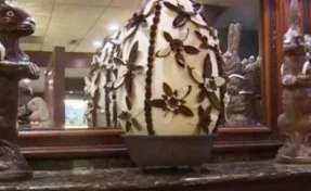 В США изготовлено гигантское шоколадное пасхальное яйцо