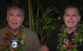 На Гавайях лучшие друзья случайно узнали, что являются братьями