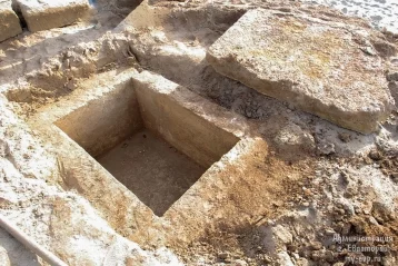 Фото: В Крыму прохожий нашёл могилу III века до н.э. 1
